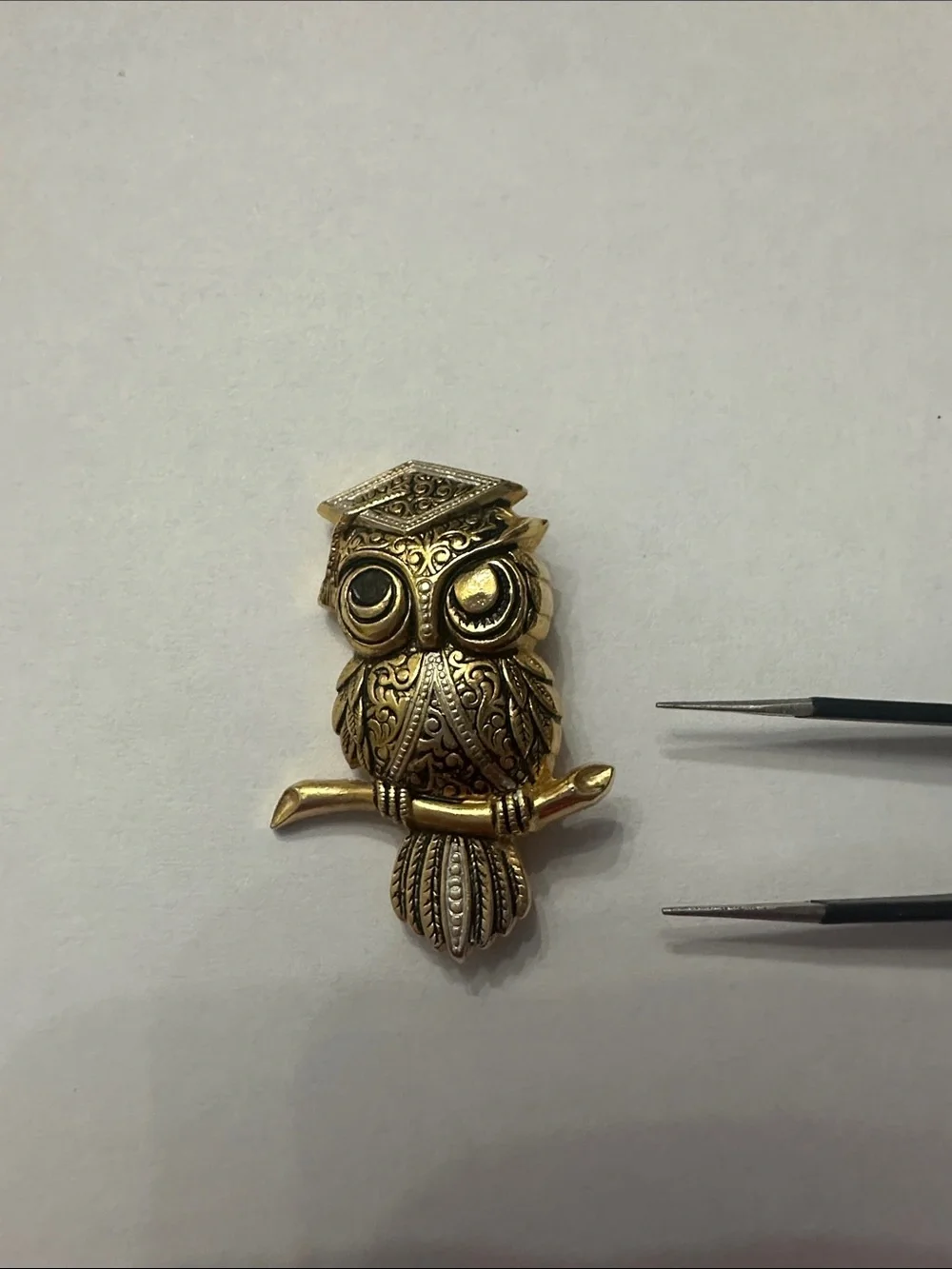 Gold Owl Brooch Pin - Elegant Filigree Design